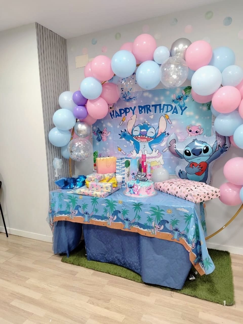 Mesa dulce azul para cumpleaños infantiles